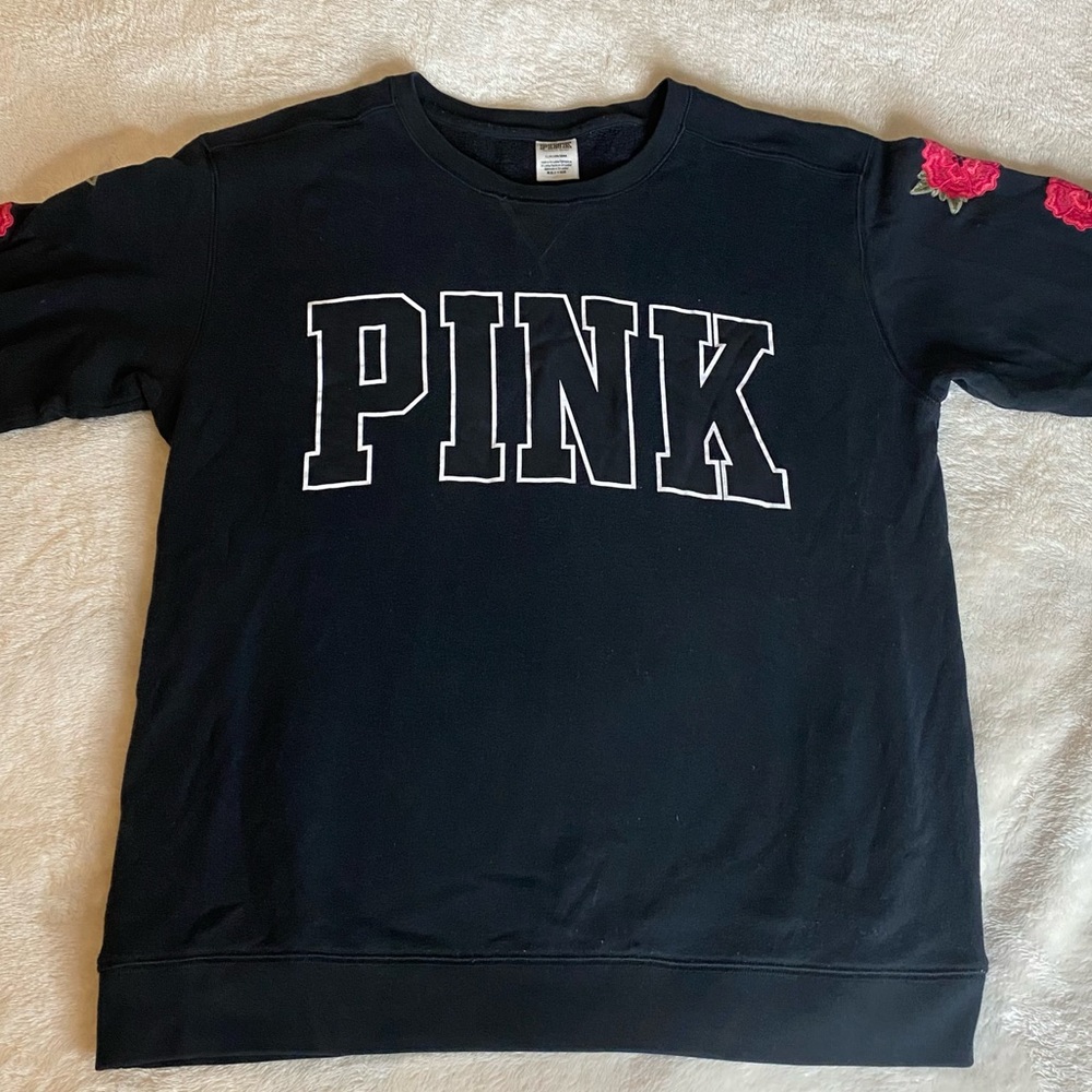 PINK | Victoria’s Secret | Black Sweatshirt with Roses🌹🖤